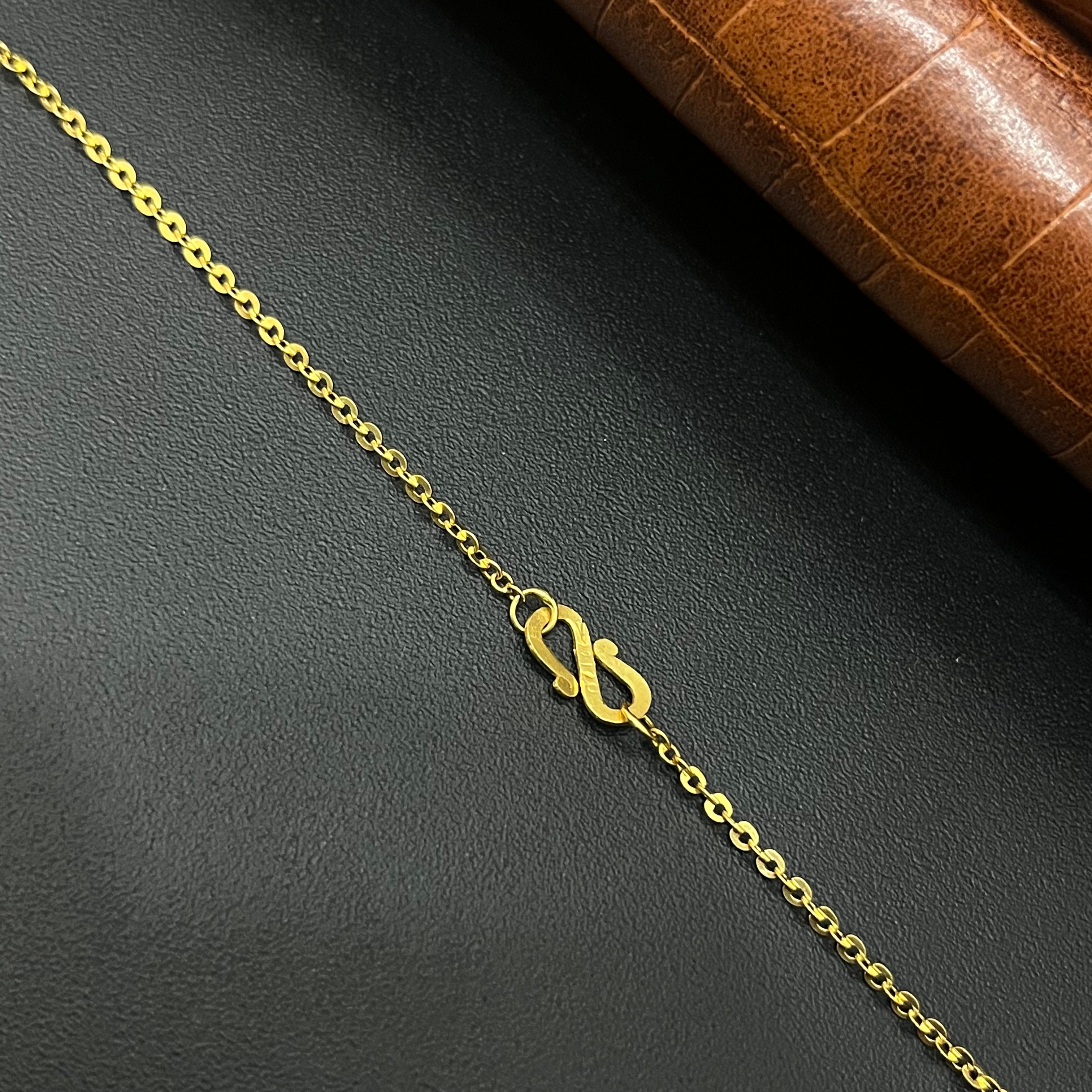 Ladies Gold Chain Traingle Mopes on Side