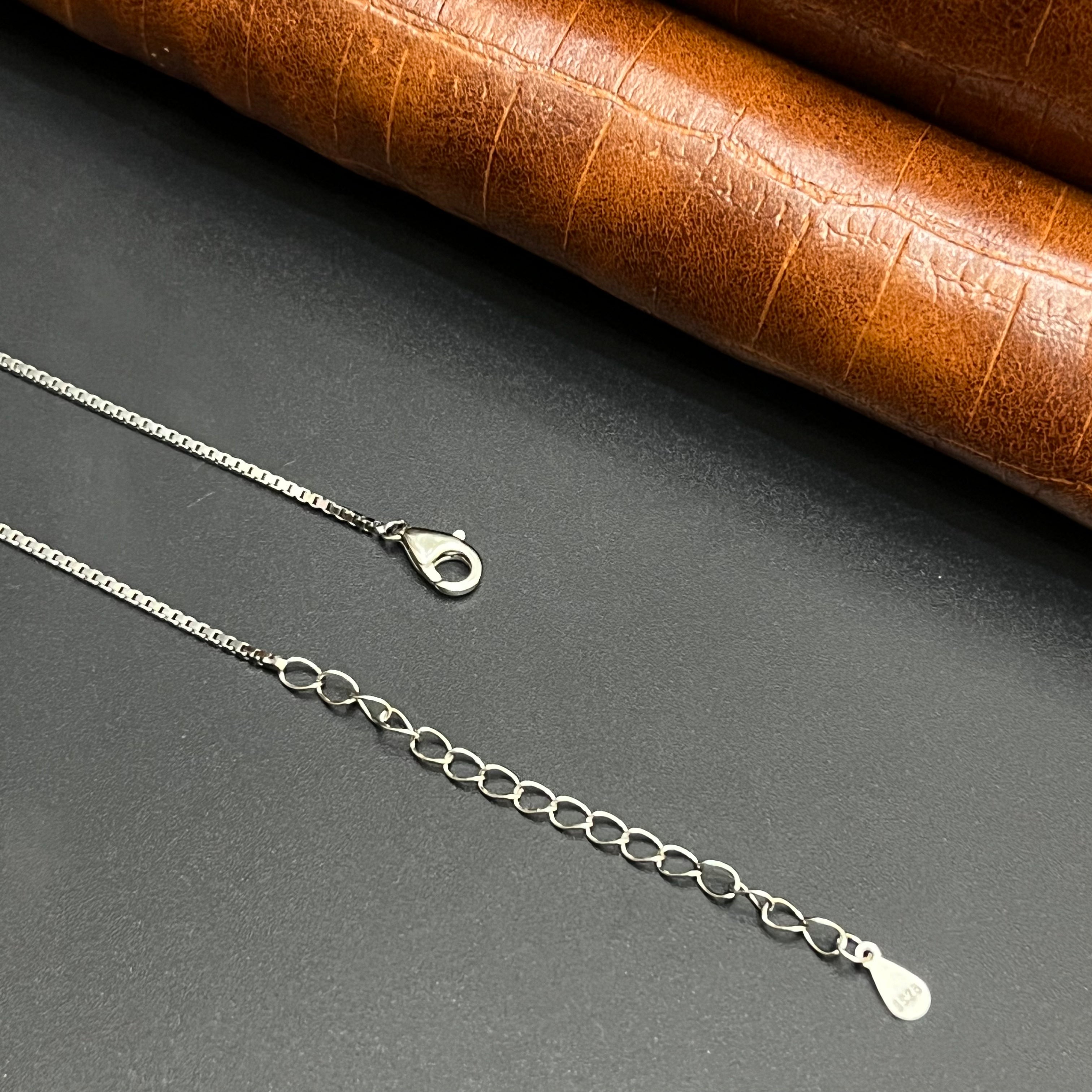 Silver Ladies Chain And Pendant Set White Floral 925