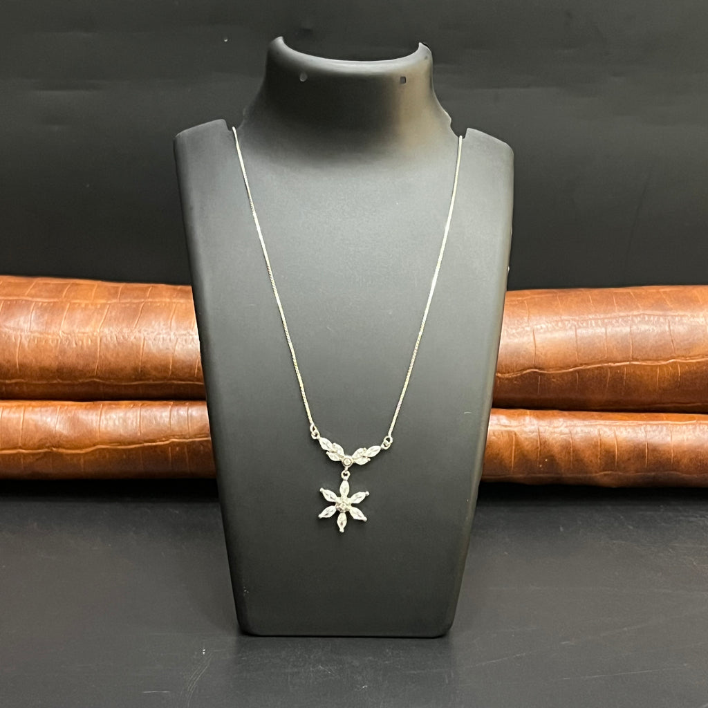 Silver Ladies Pendant Chain Graceful Flower Drop 925