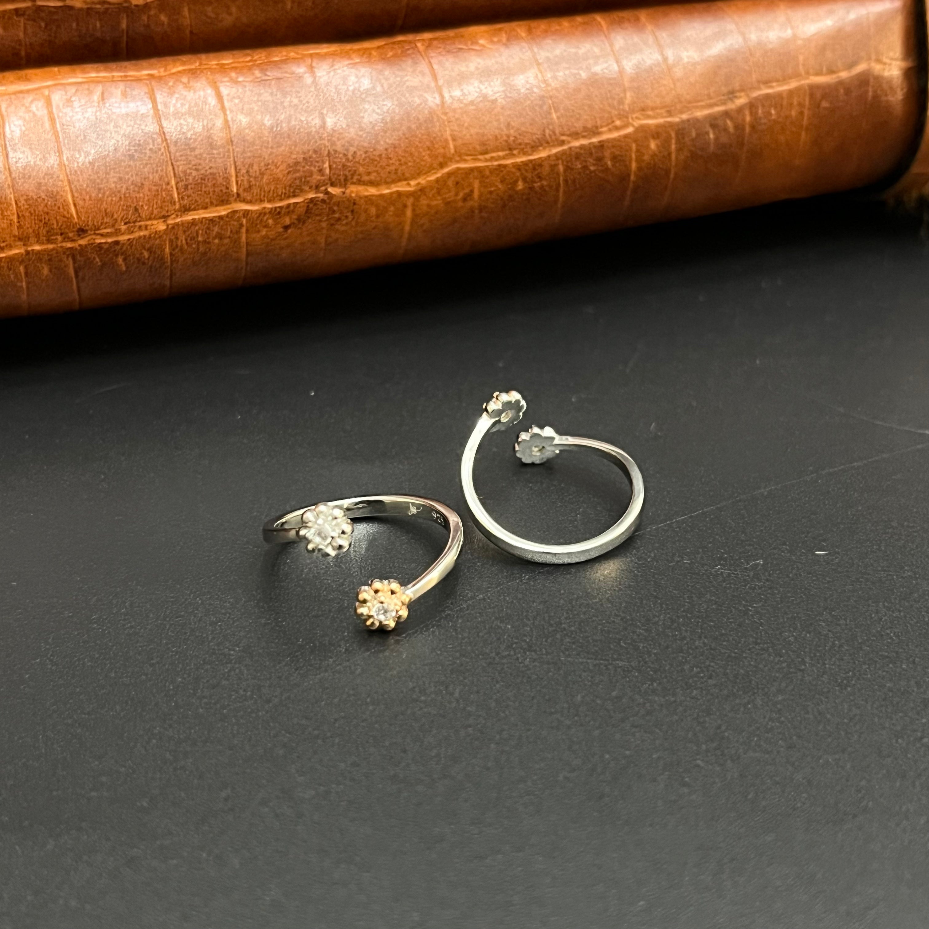 Silver Ladies Toe Rings 925 Two Tones Petals 925