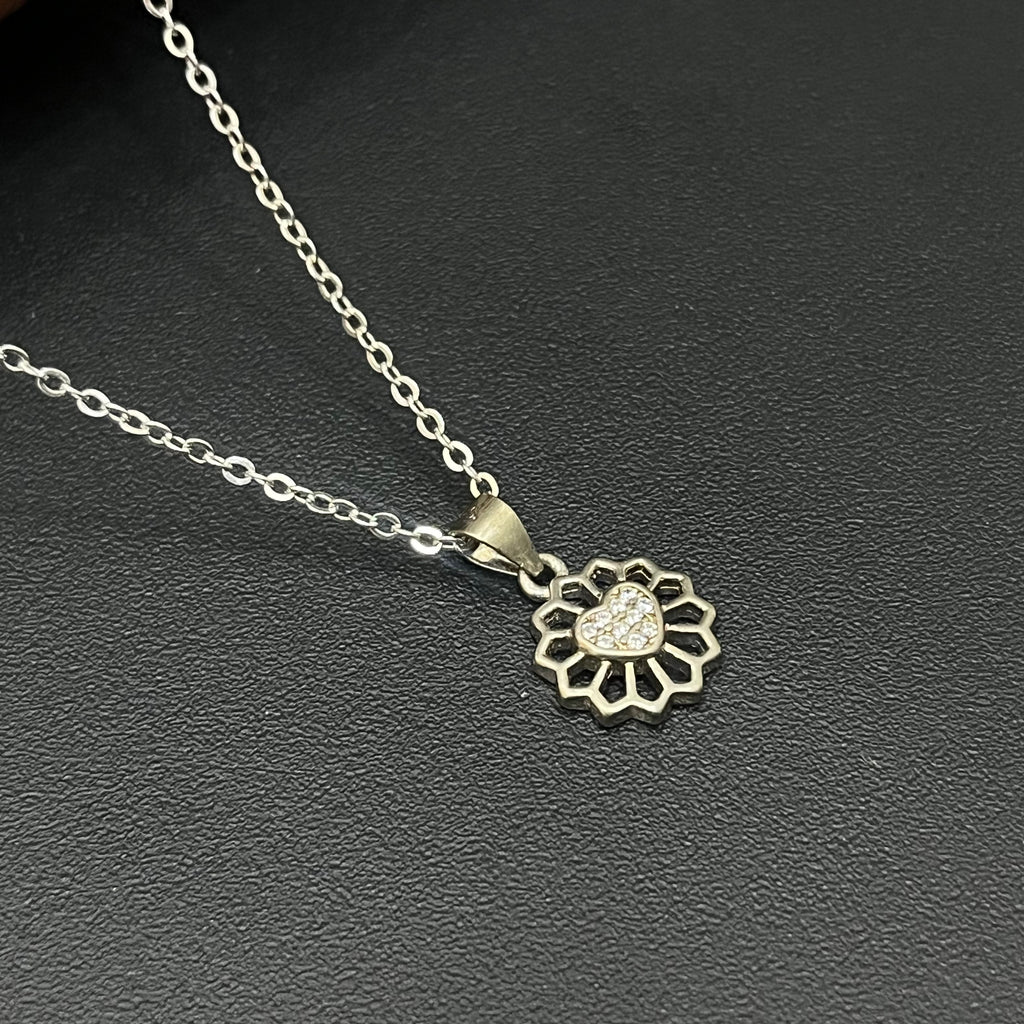 Silver Ladies Chain Heart Lines