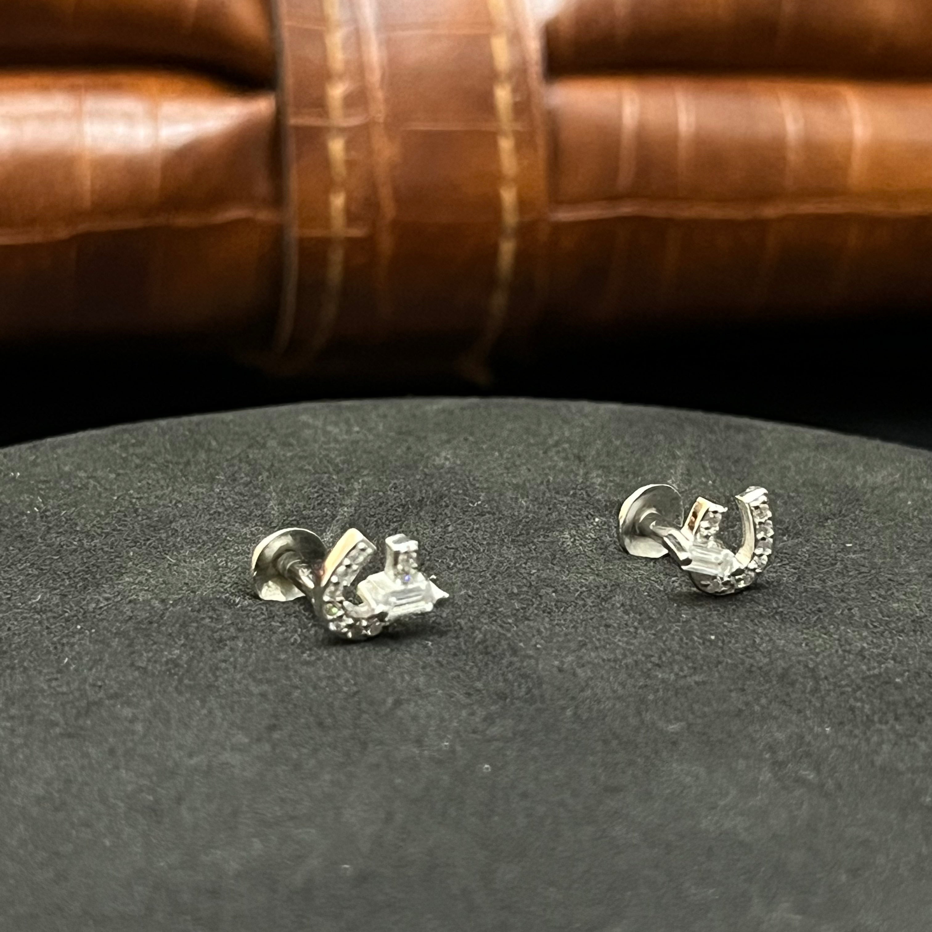 Silver Ladies Stud  U White Stone