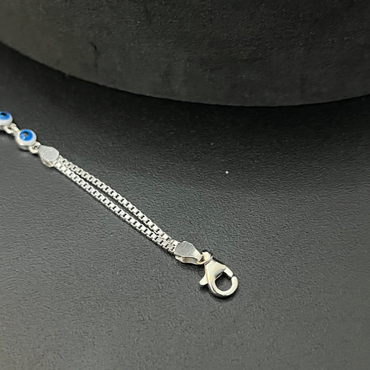 Silver Ladies Infinity Bracelet 2 Heartz