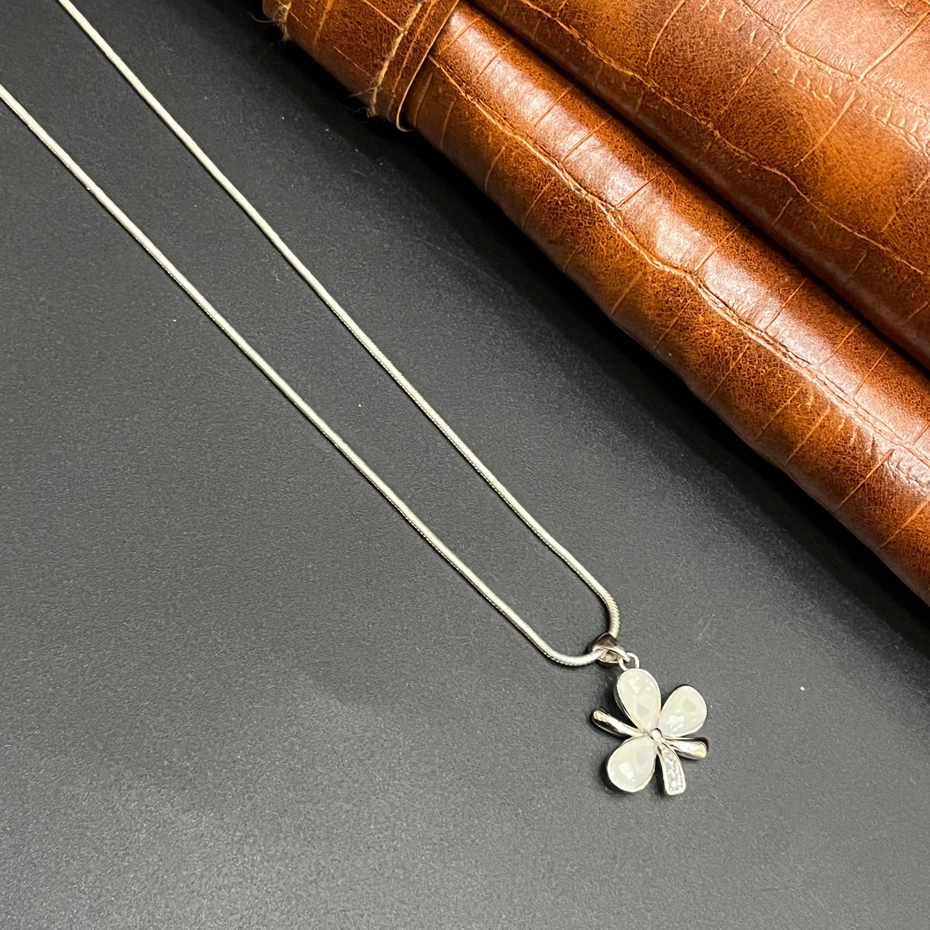 Silver Ladies Pendant Chain Set White Floral Charms 925