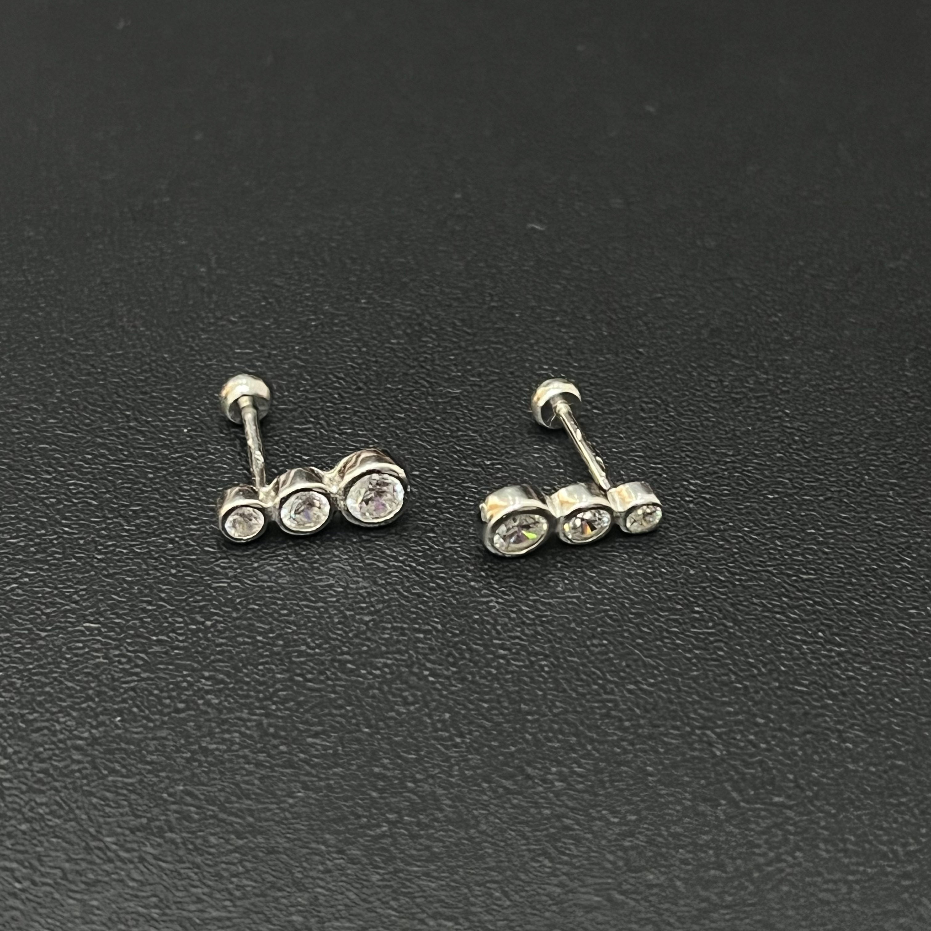 Silver Ladies Second Stud Three Dots