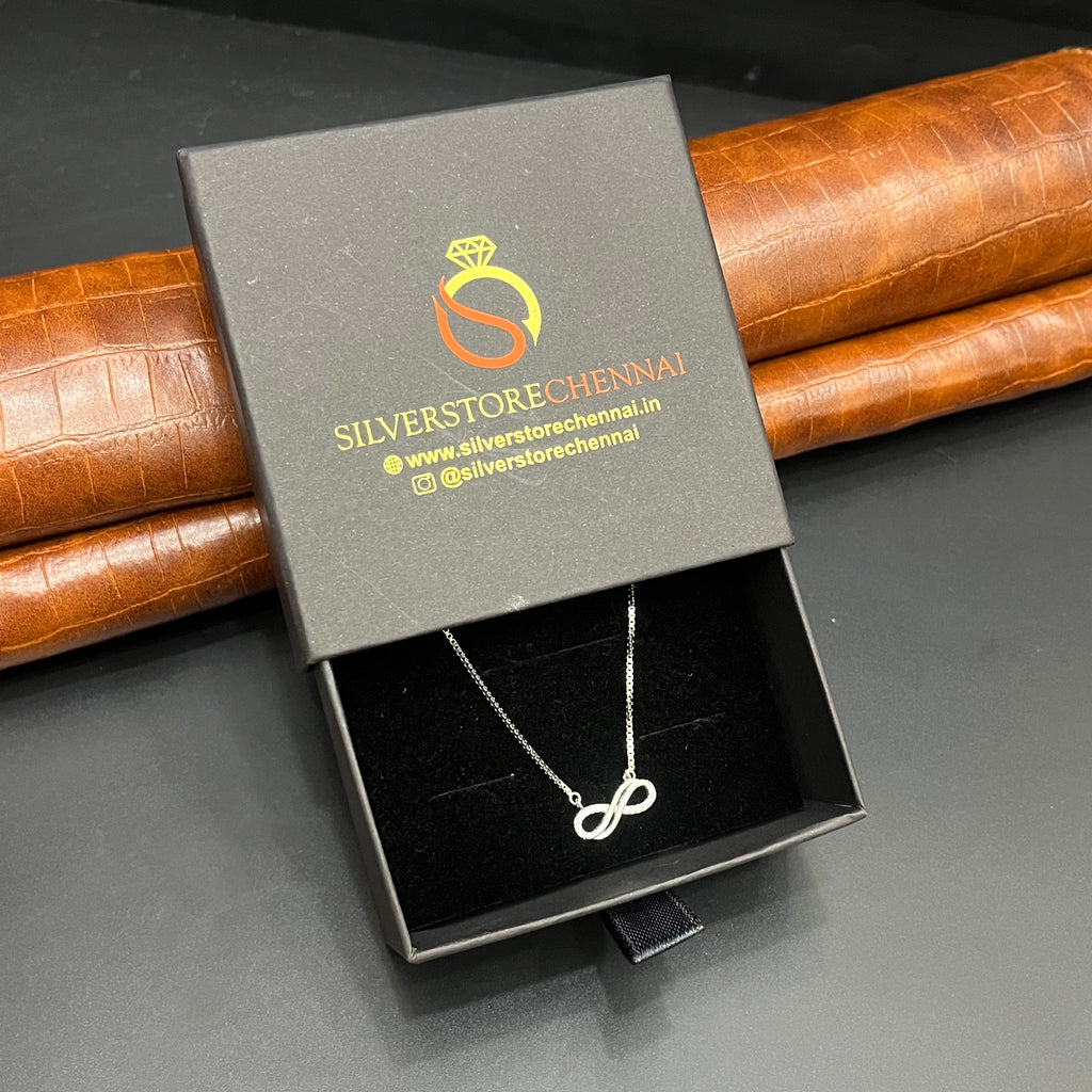 Silver Ladies Chain And Pendant Set Infinity Edition 925
