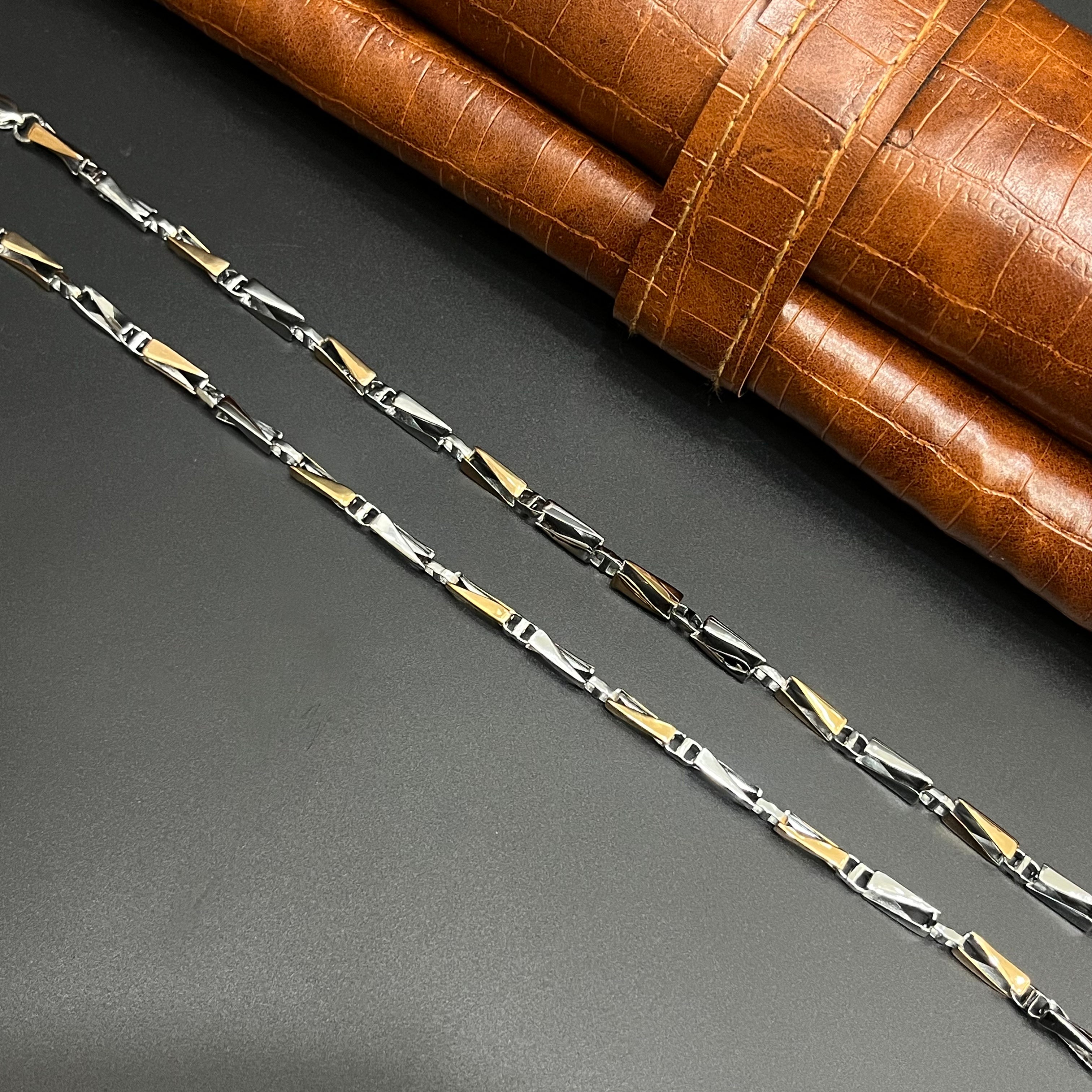 Silver Mens Chain Dual Tone Royale Twisted Lock Link 925