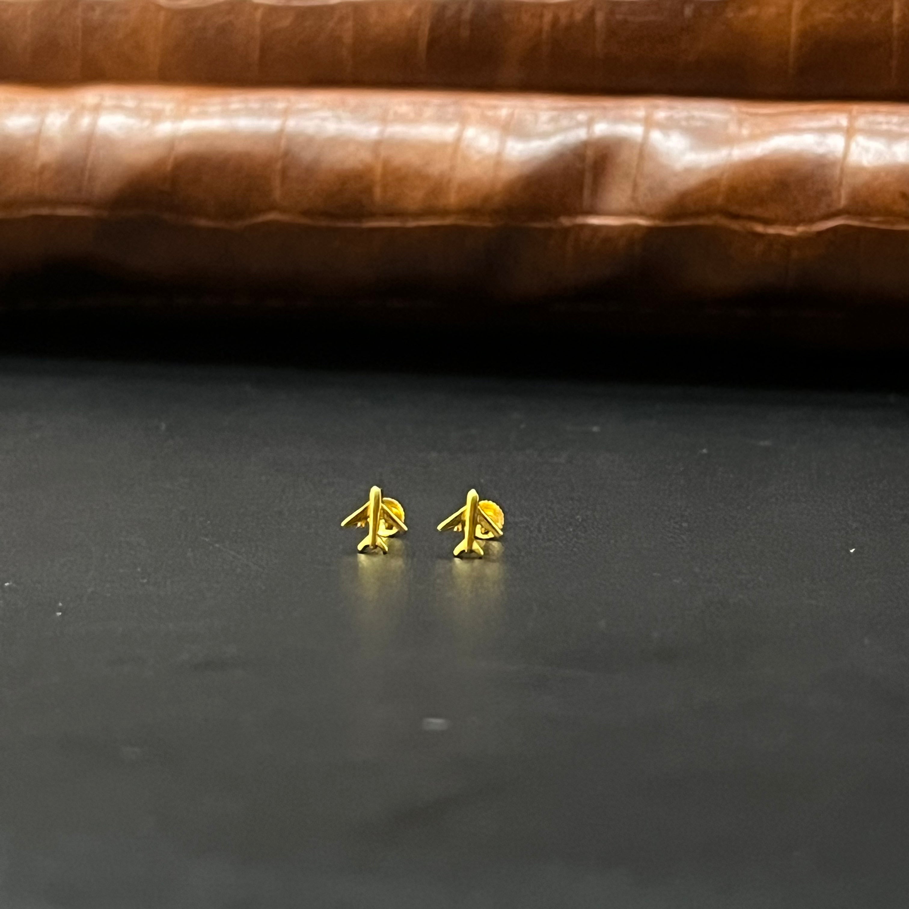 Gold Studs Flight design