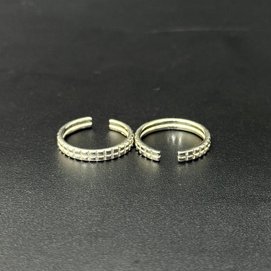 Silver Ladies Toe Rings Dotted Plain