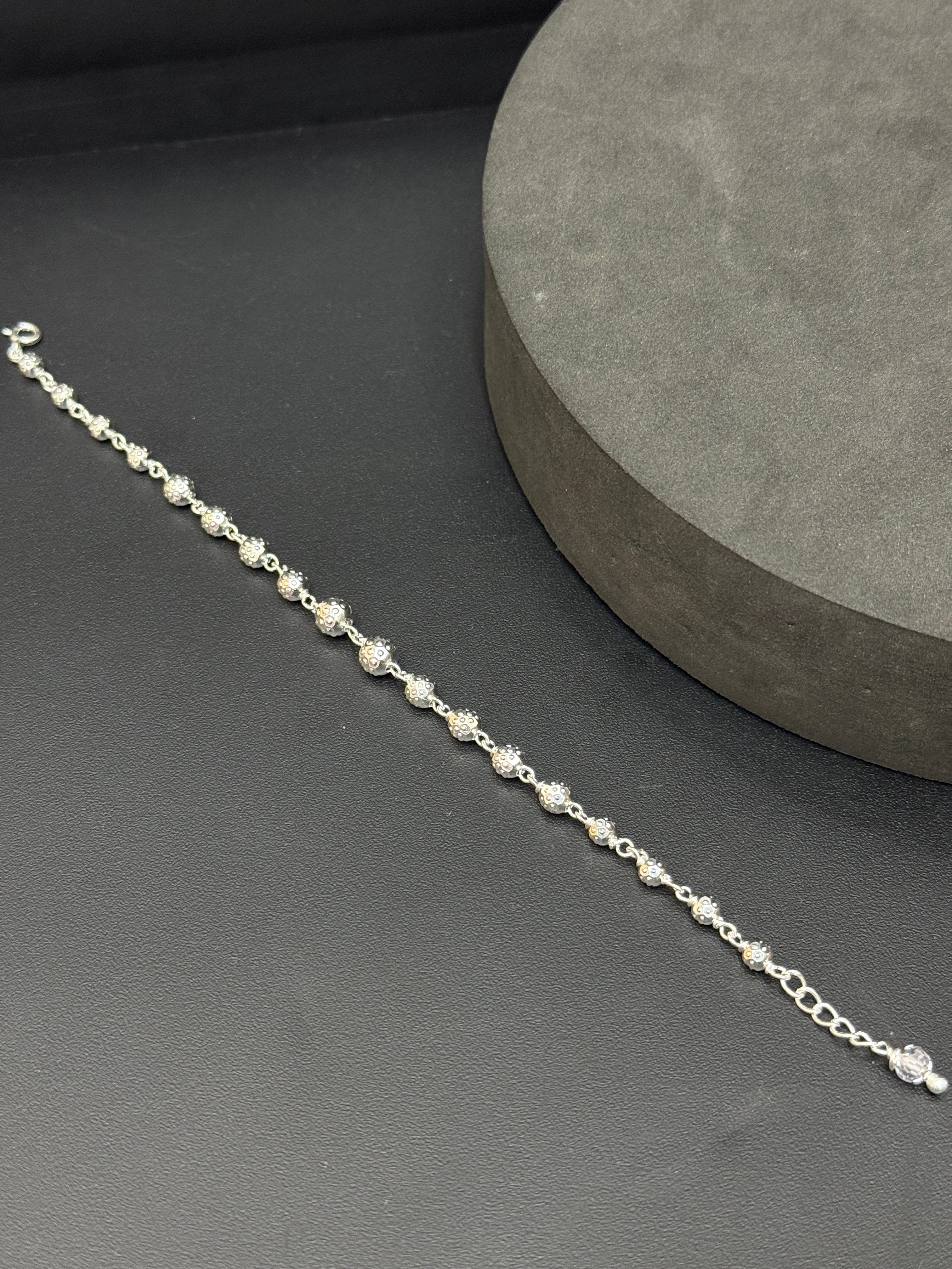 Silver Ladies Bracelet CNC Balls C04