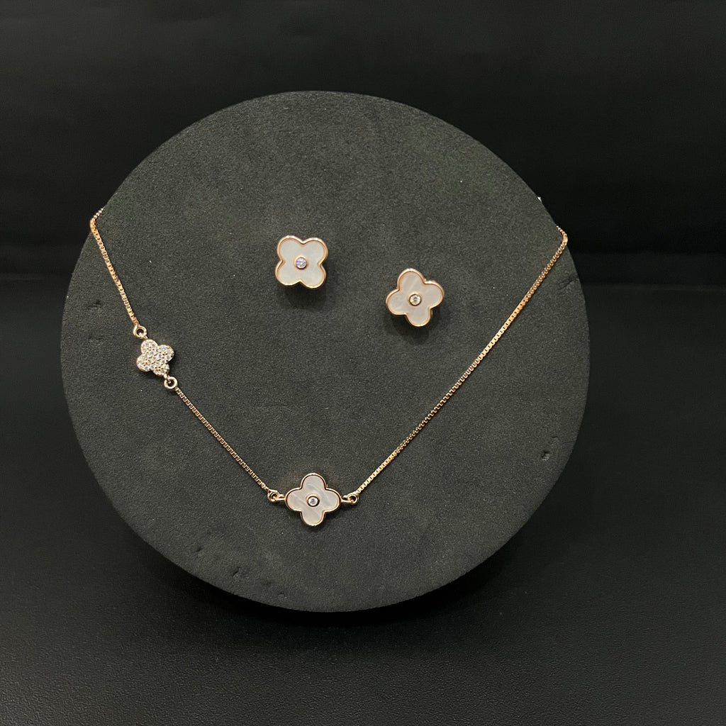 Silver Ladies Pendant Chain & Stud Set Clover Rosegold