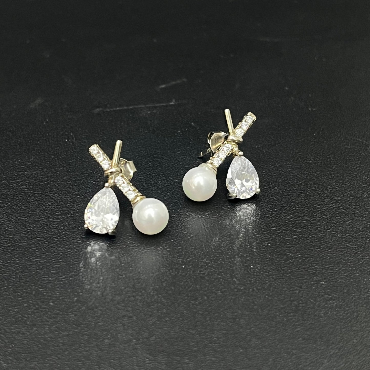 Silver Stud Pearl & Stone