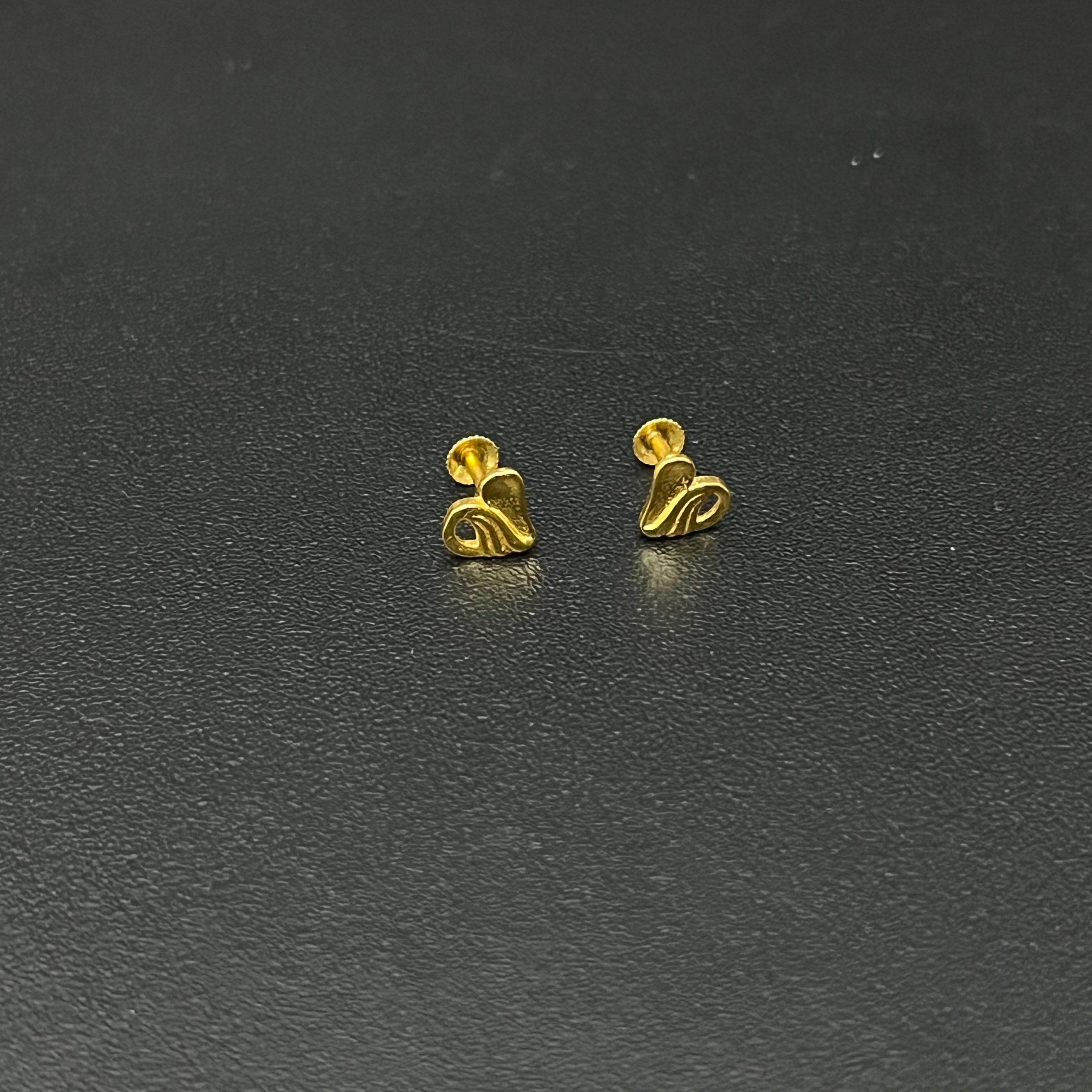 Gold Second stud Heart Slashes