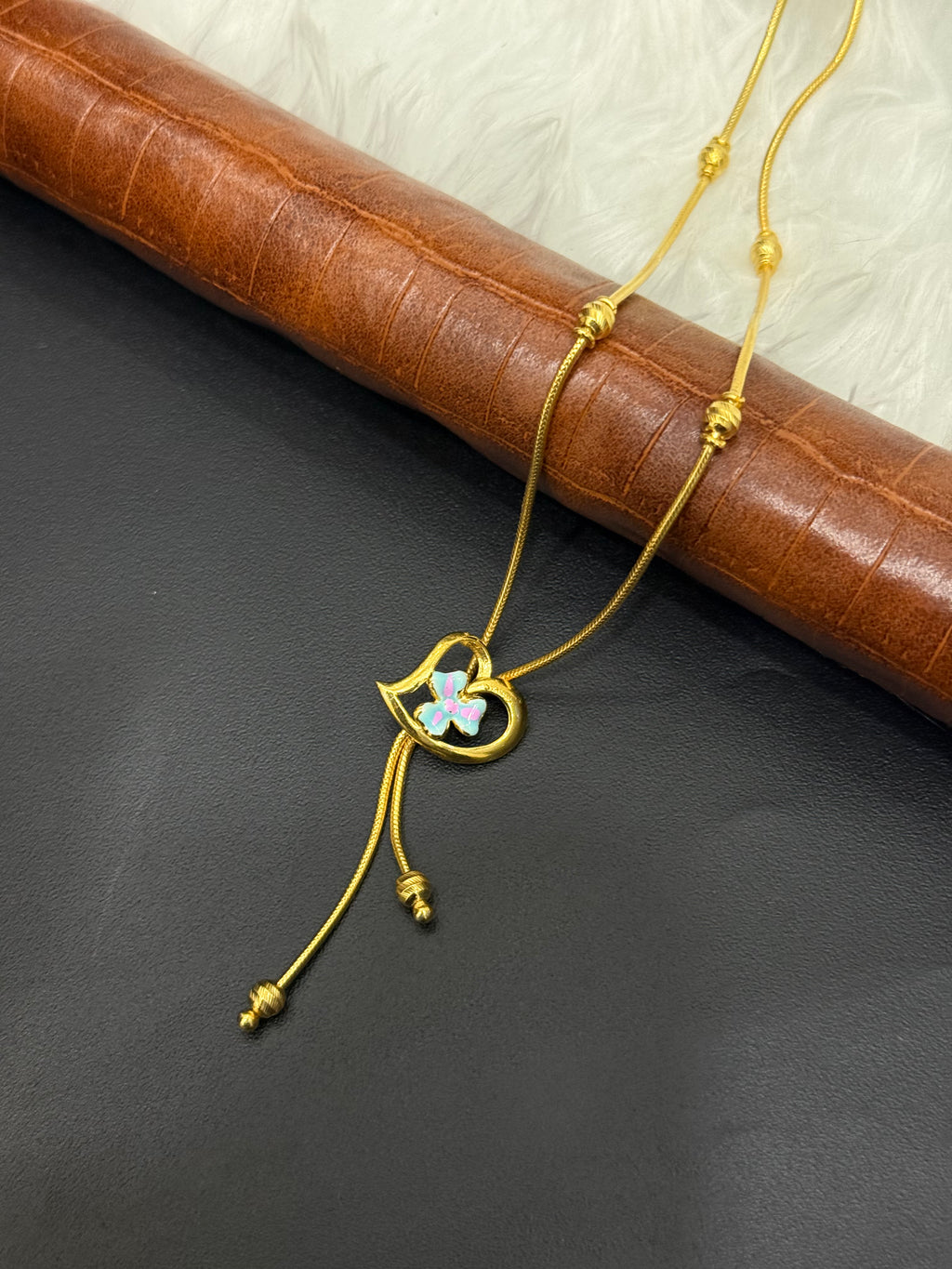 Ladies Pendant Chain 1