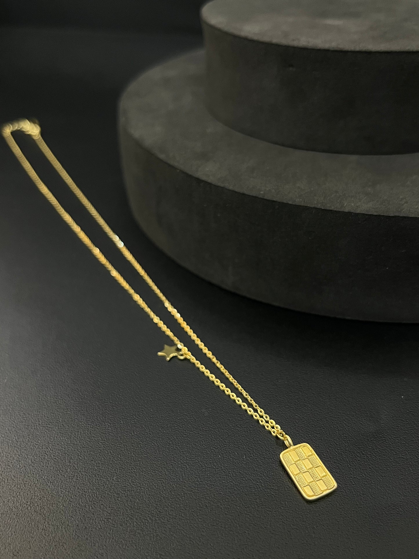 Silver Ladies Pendant Chain Box Locked