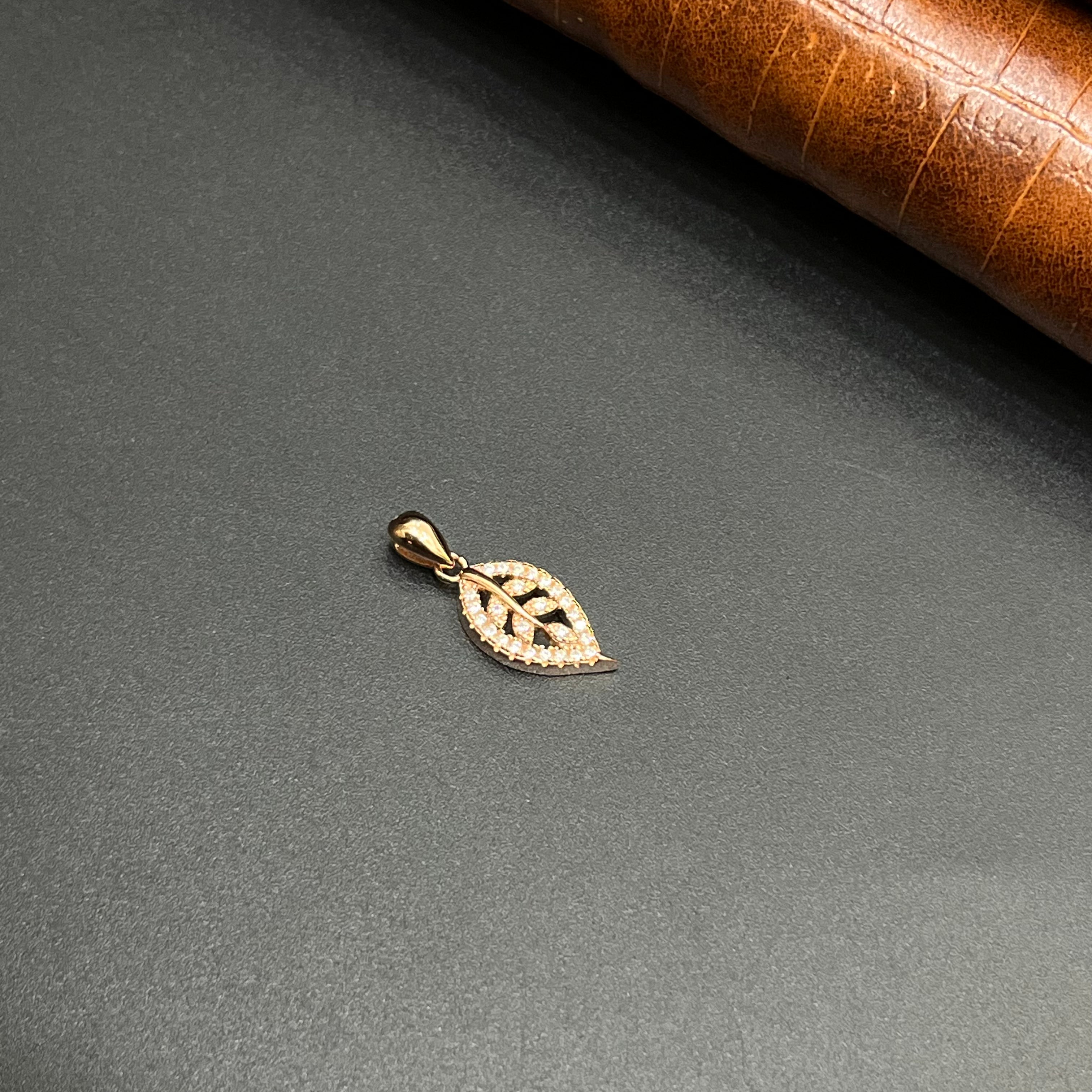 Silver Ladies Pendant Elegant Leaf Crystal Rose Gold 925
