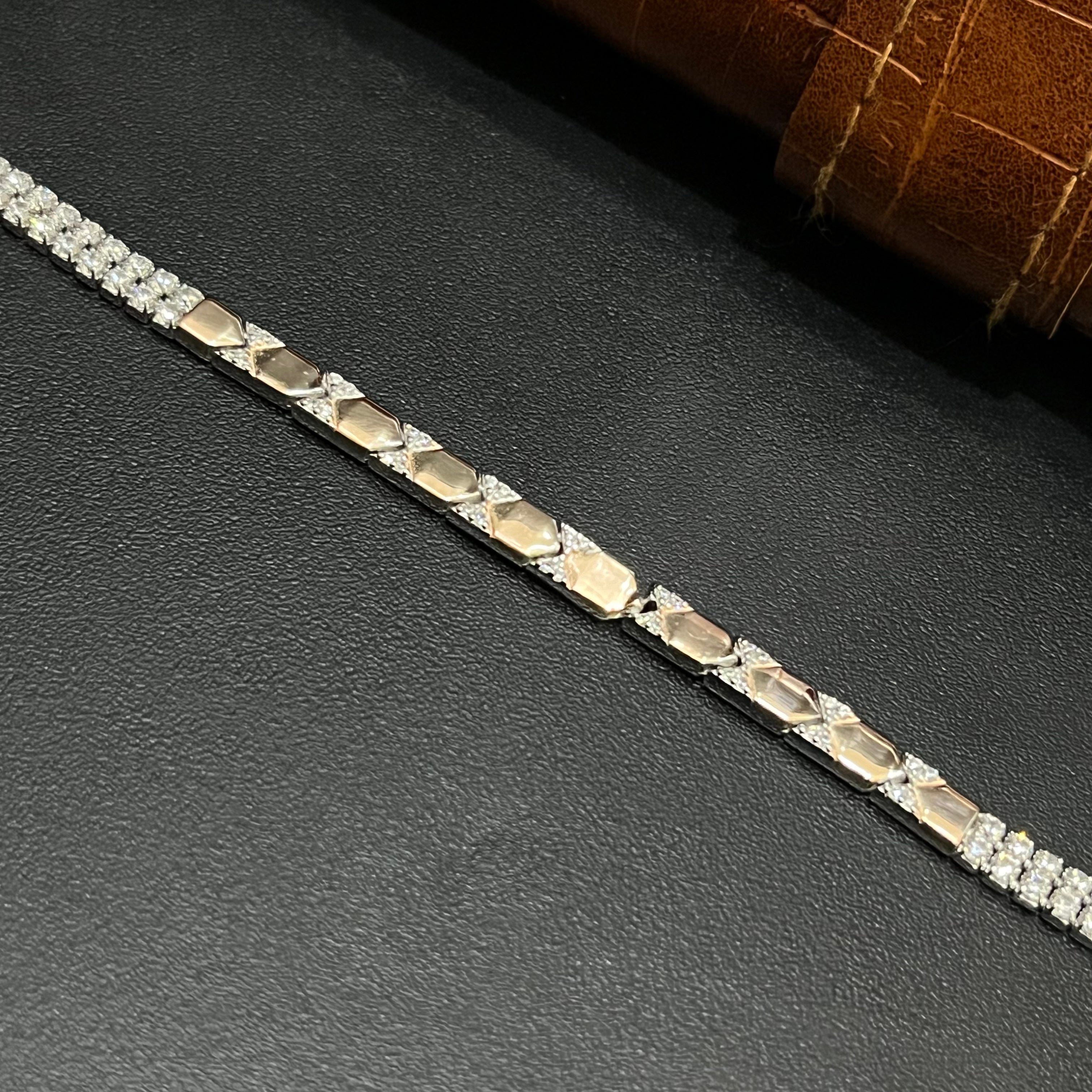Silver Mens Bracelet Arrow With Stone Rose Gold M03 925