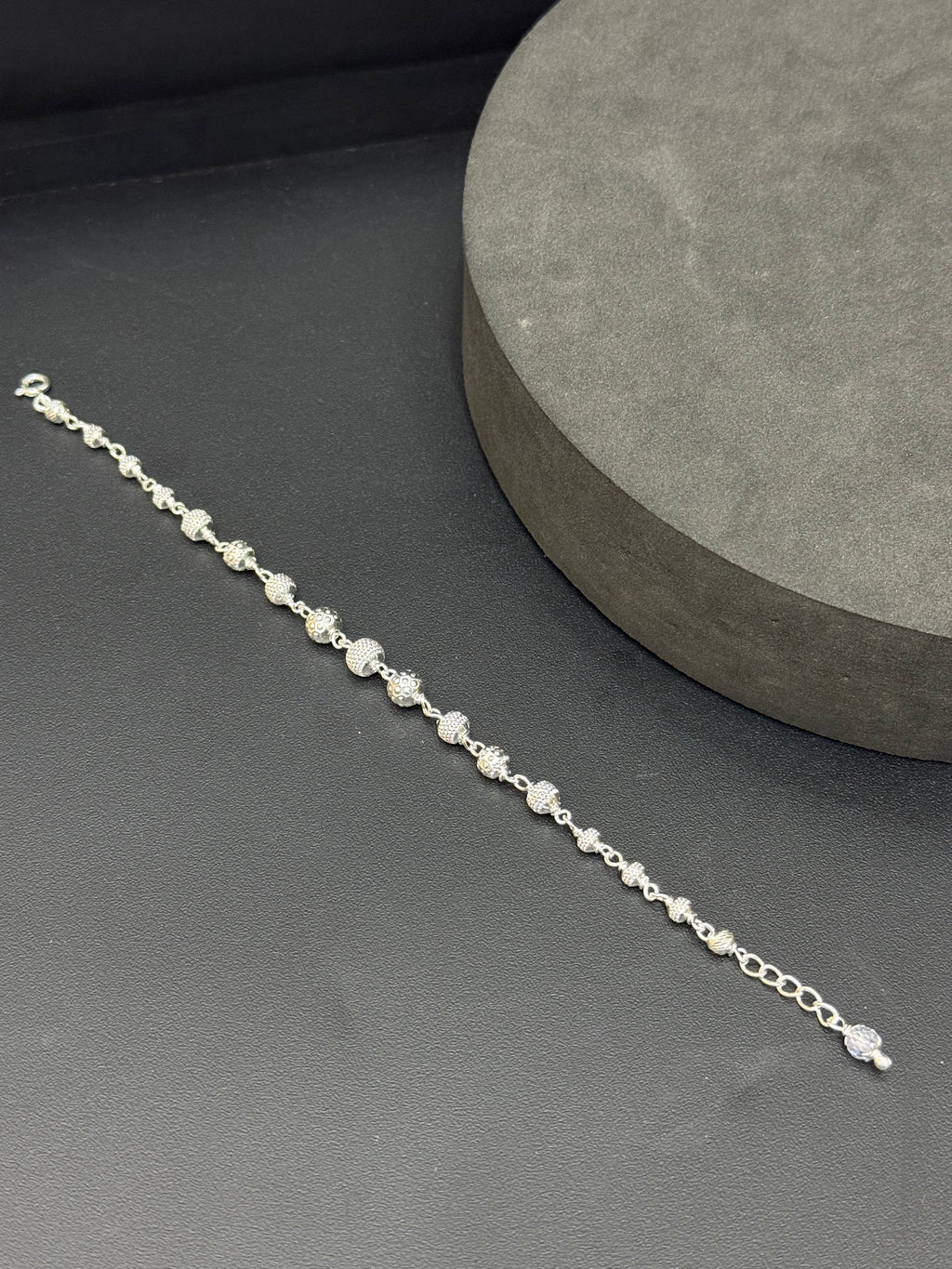 Silver Ladies Bracelet CNC Balls C05
