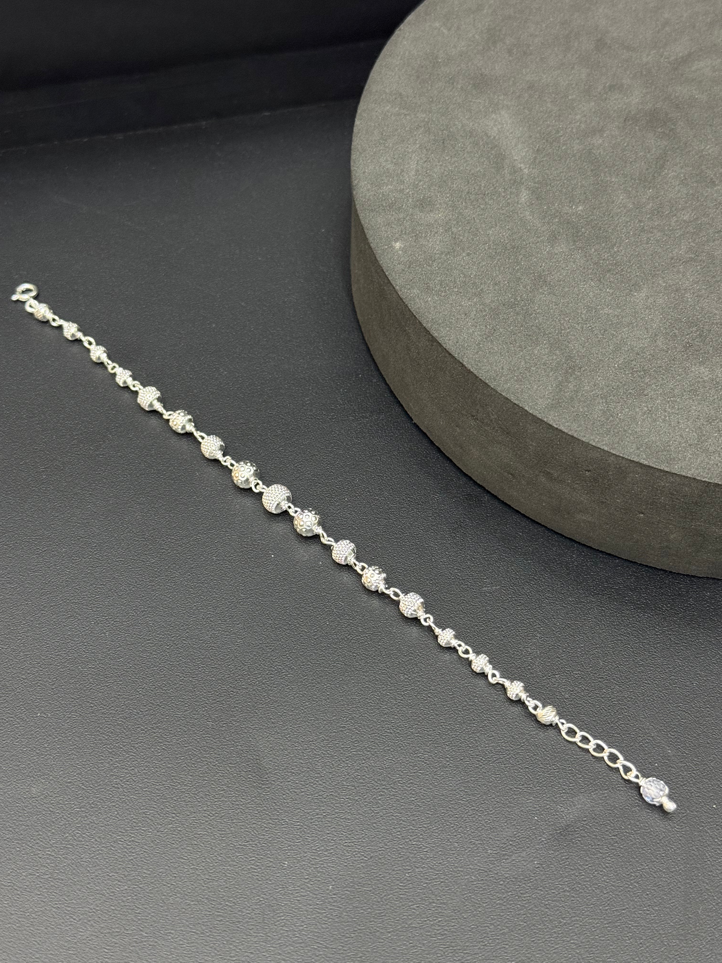 Silver Ladies Bracelet CNC Balls C05