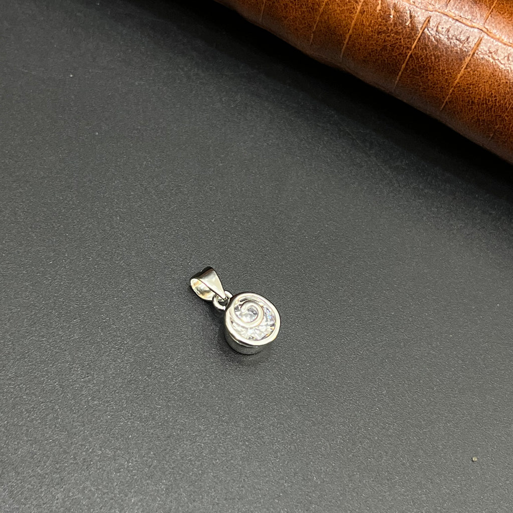 Silver Ladies Pendant Elegance Hallo Solitare Disc 925