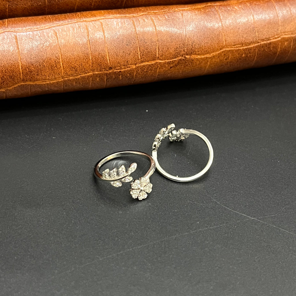 Silver Ladies Toe Rings Flower & Leaves 925
